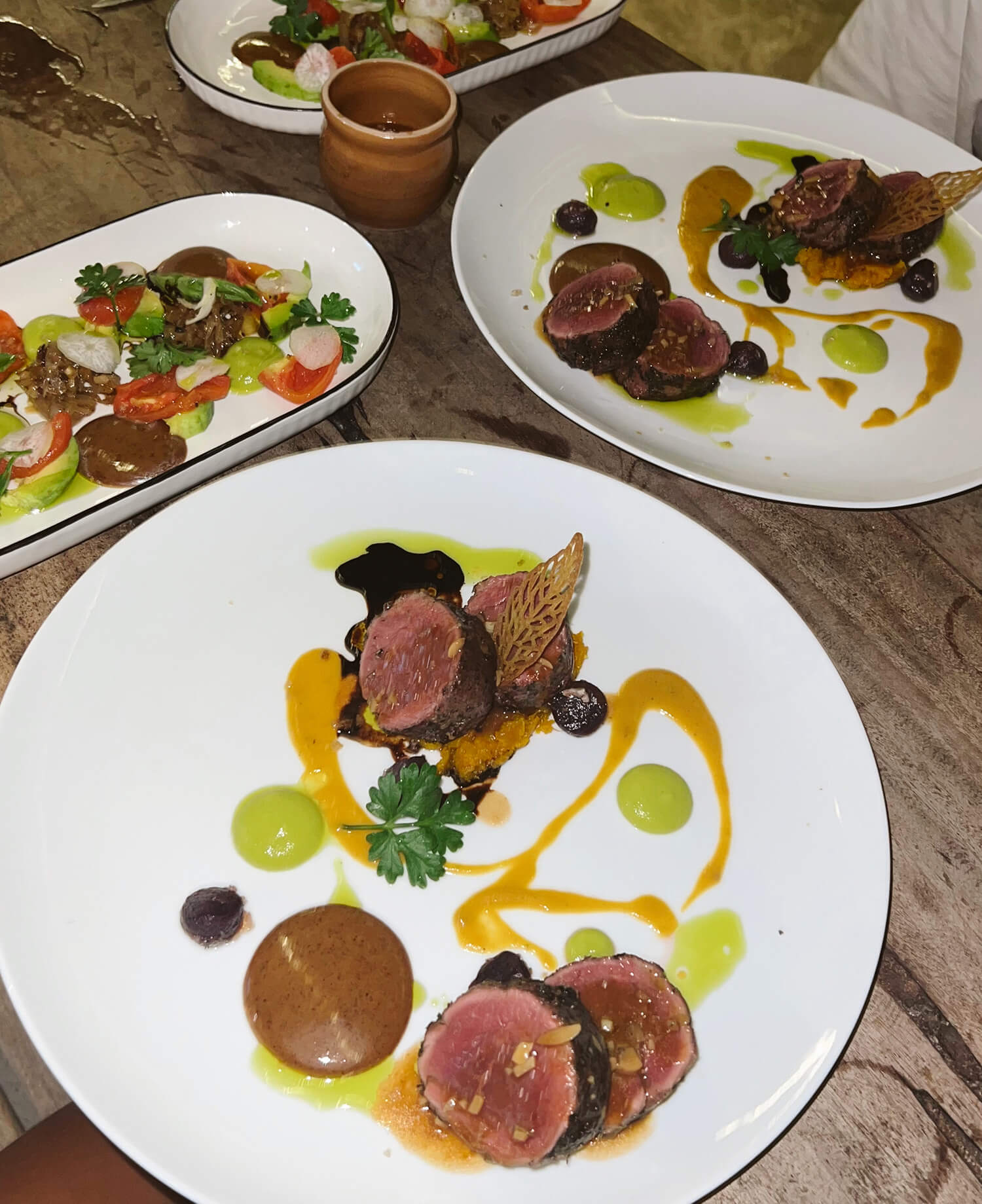 Fishbones | Rote Guide